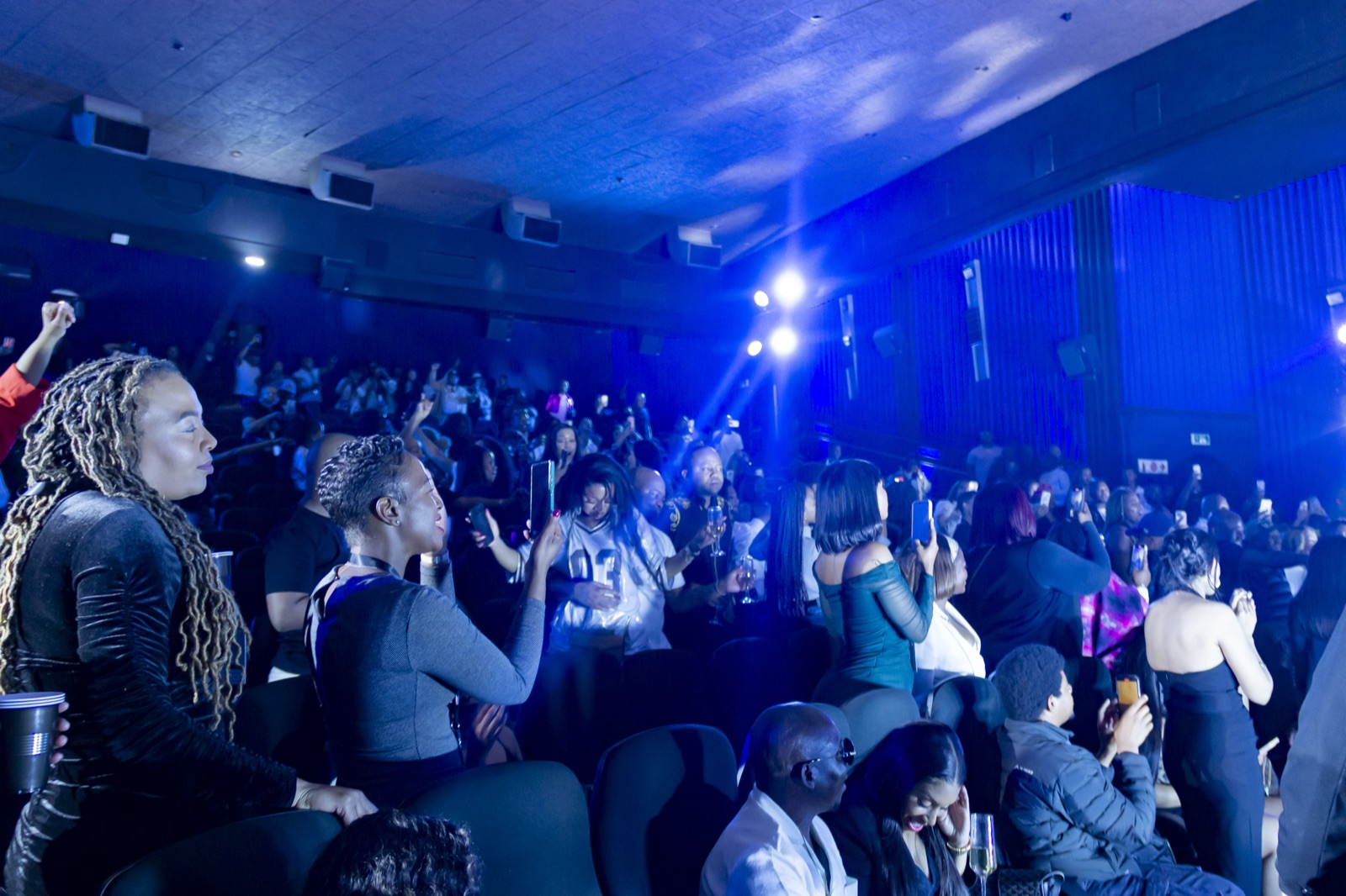 Ndlala Grandeur 2025, the room in blue light